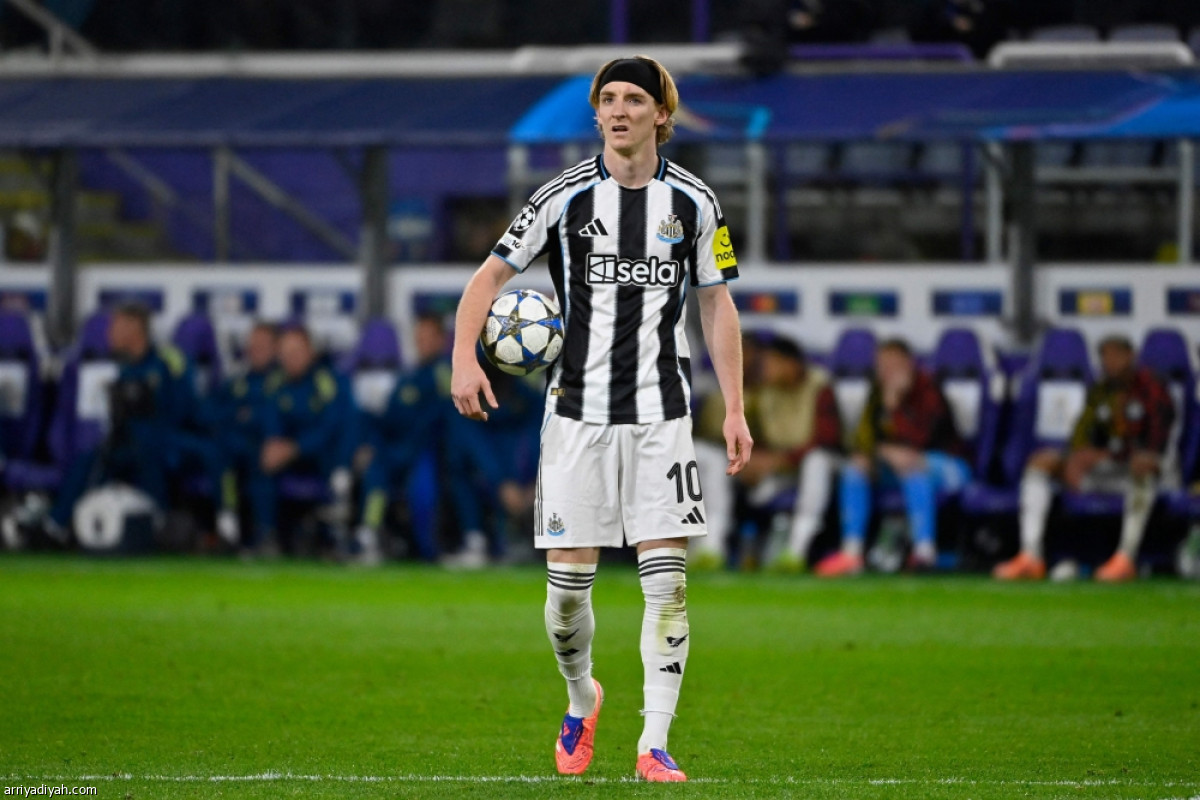 نيوكاسل يستعرض