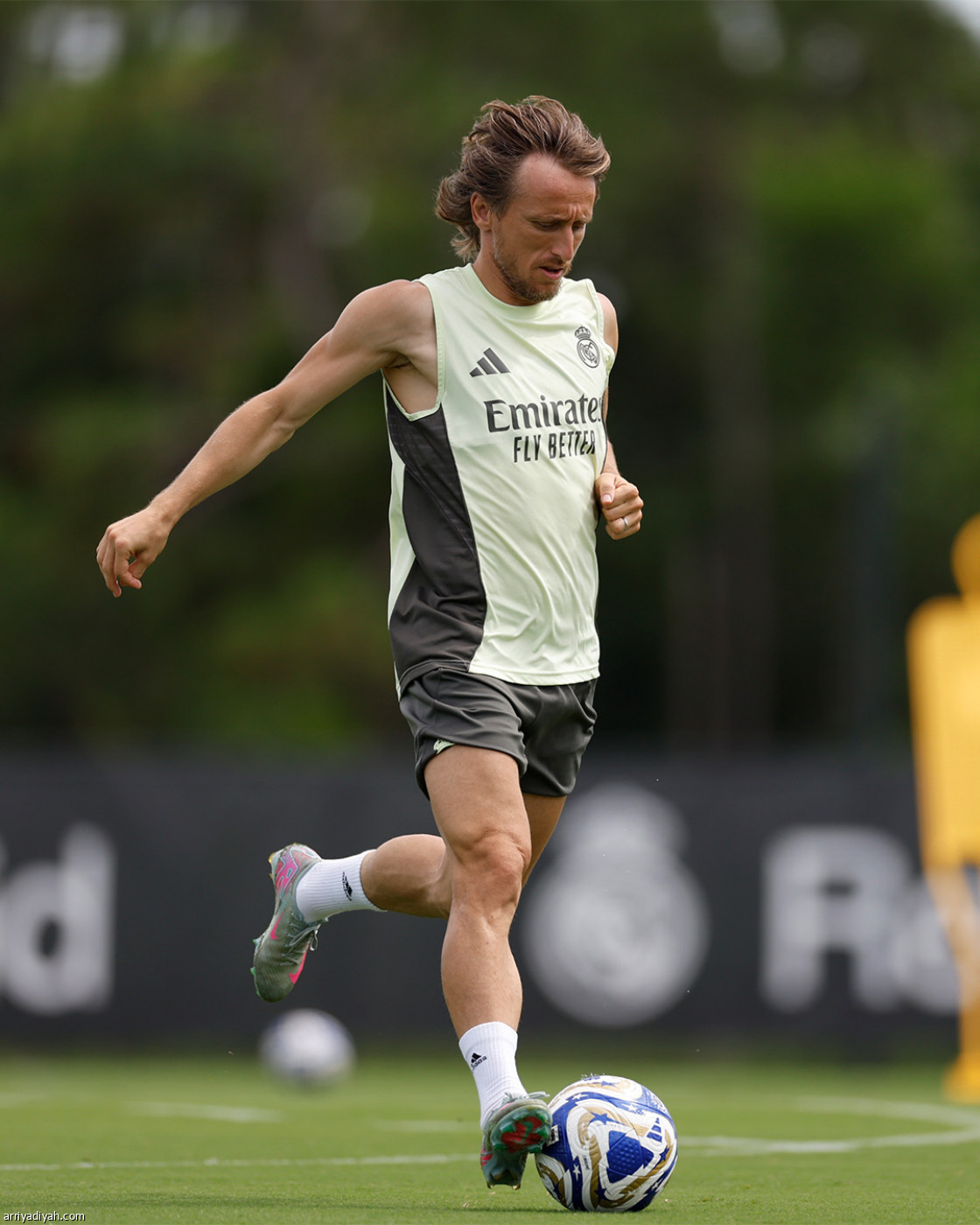 مدريد يضع لمسات باريس