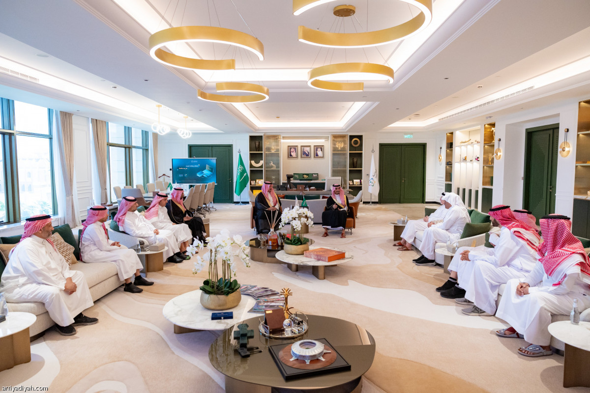 الفيصل يتسلم التقرير