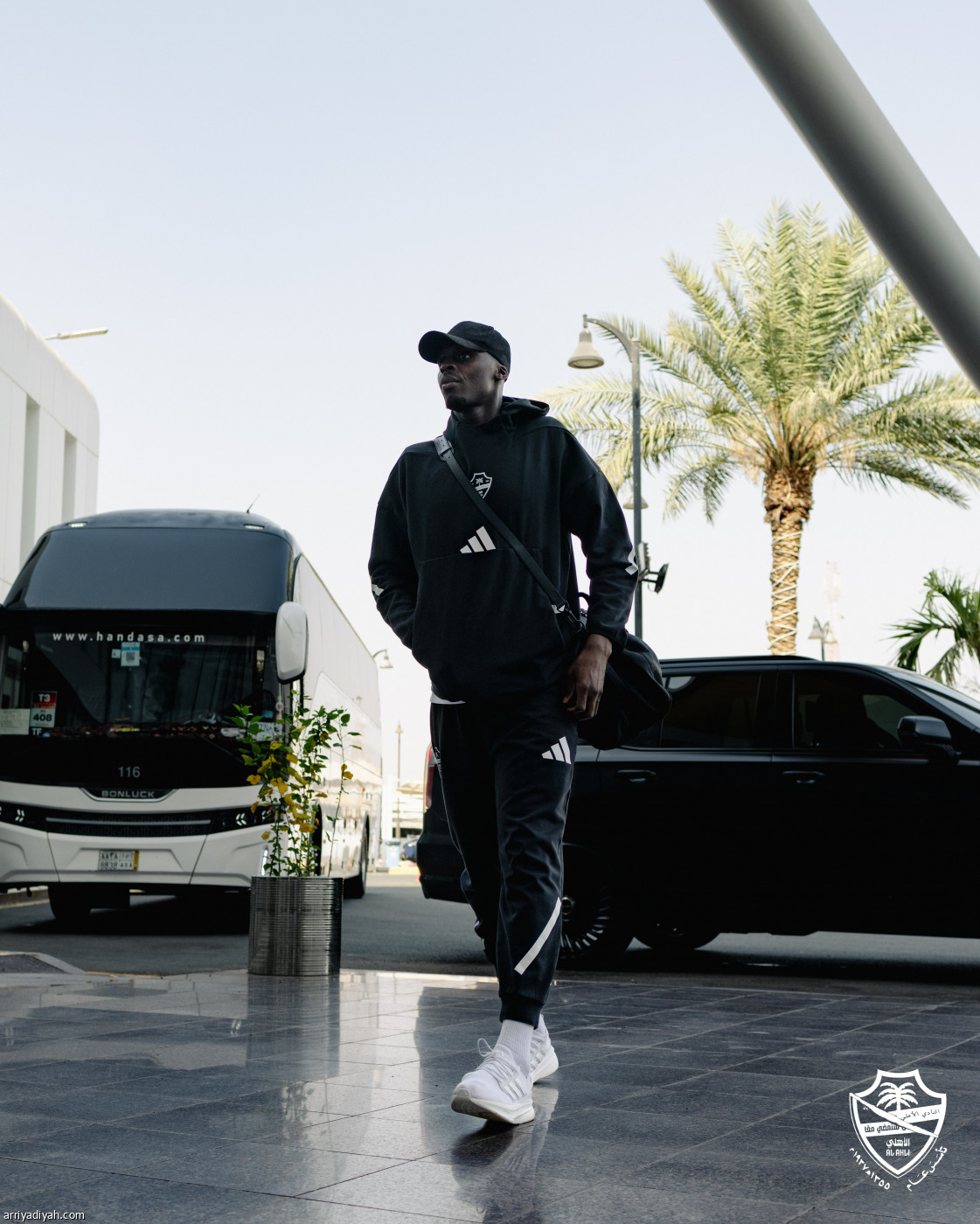 الأهلي يغادر