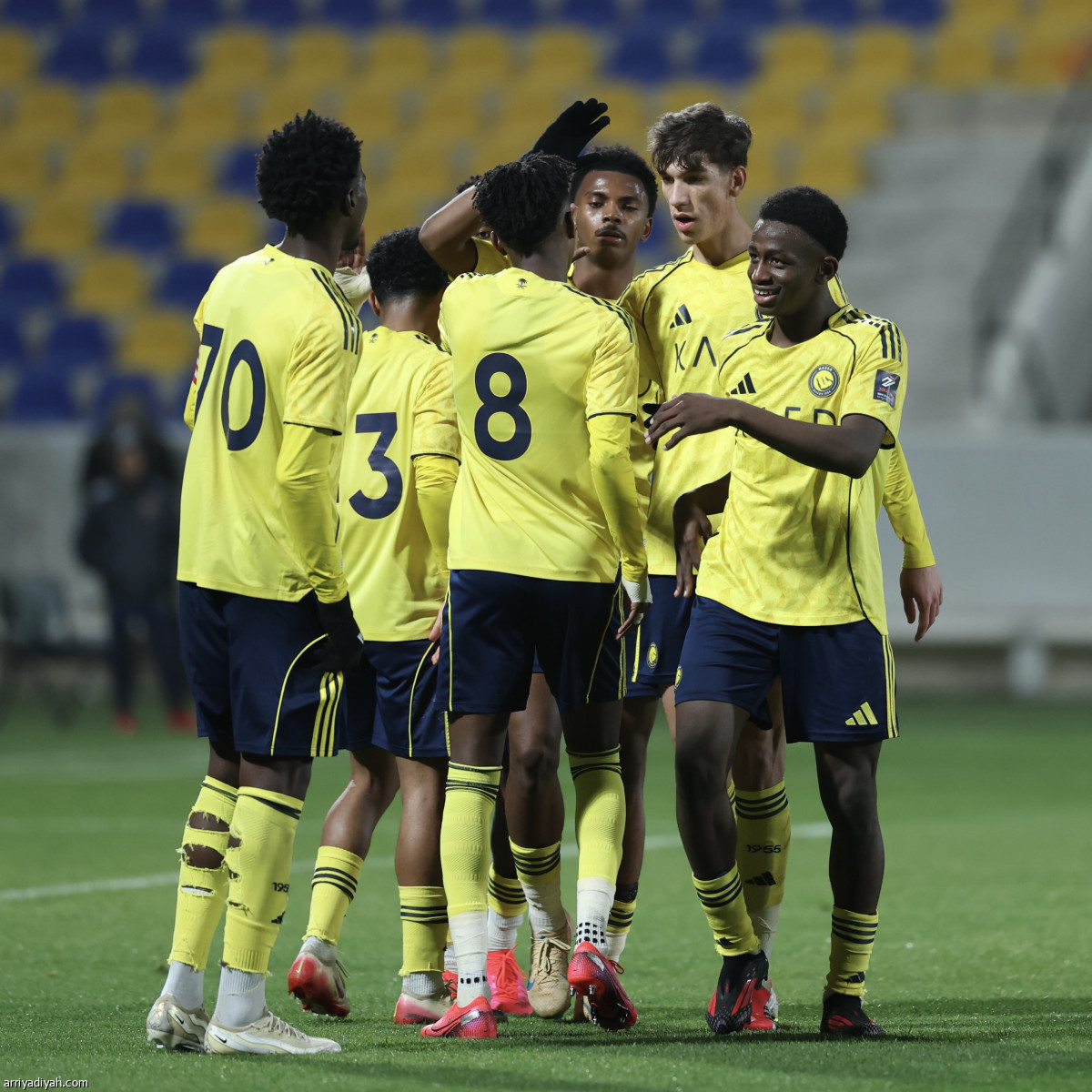 جيسوس يتابع