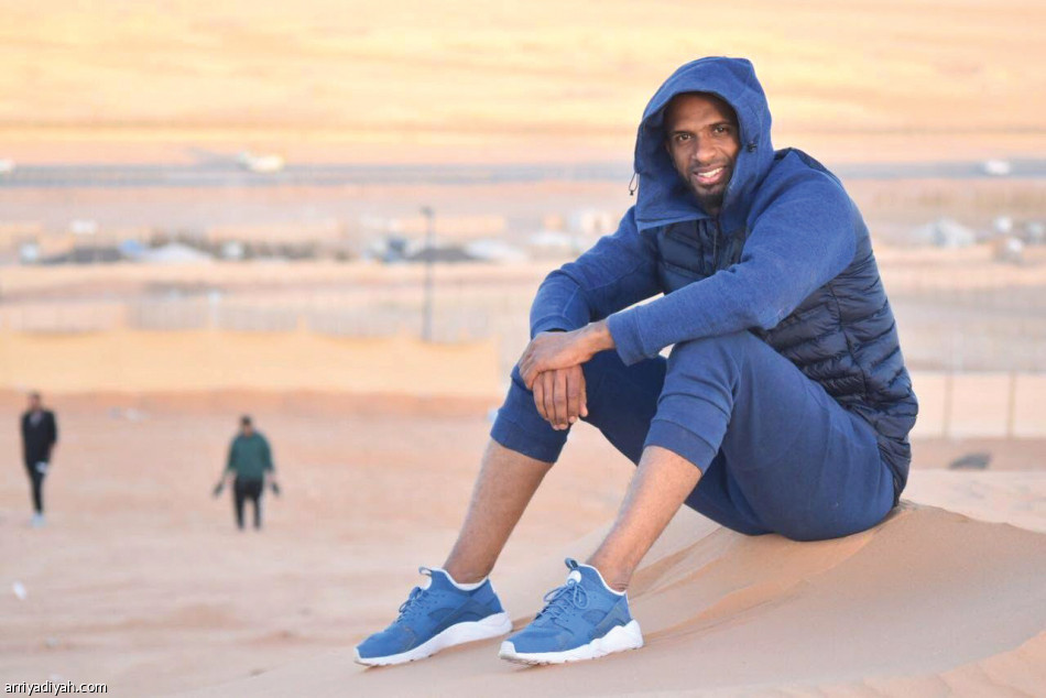 الحبسي:
الزعيم يصارع كل الجبهات