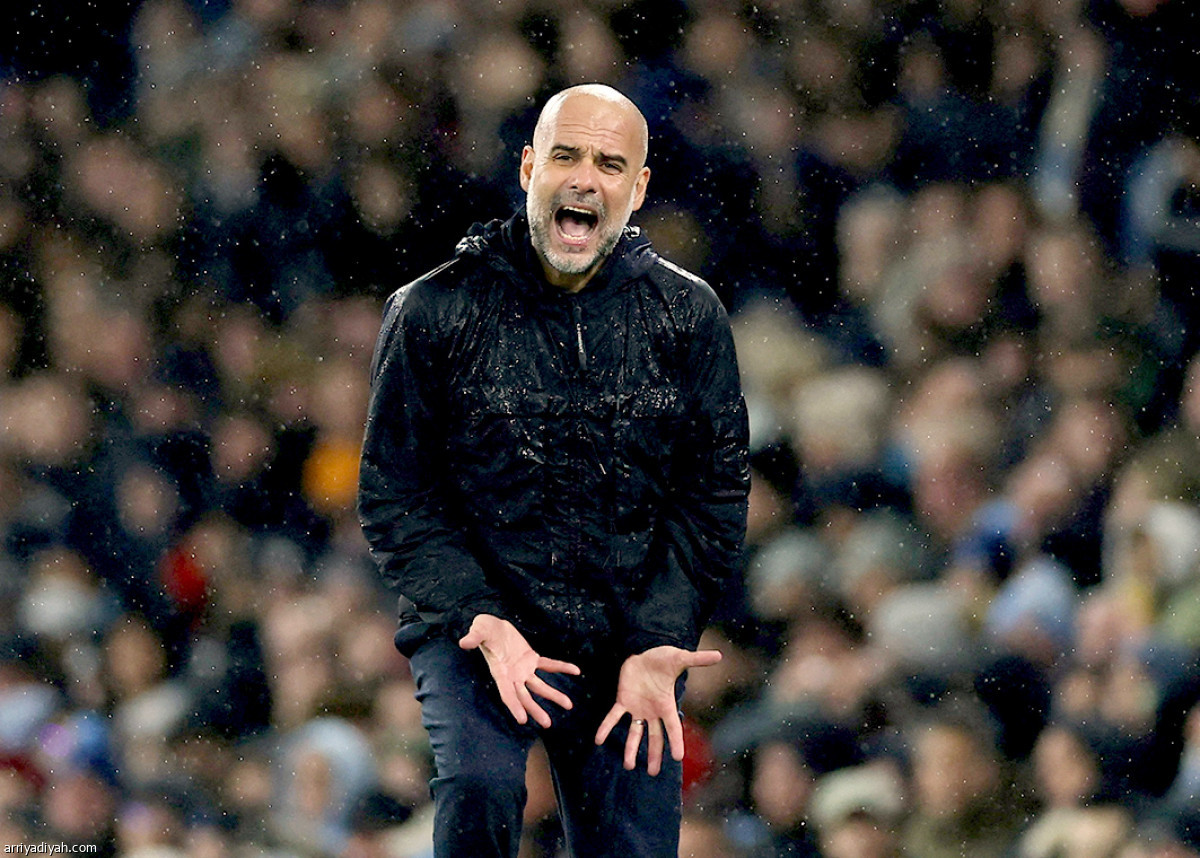 الأحمر يعزز الصدارة