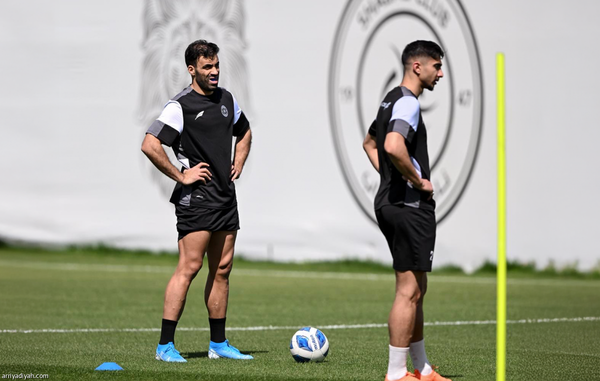 الشباب.. تدريبات مبكرة