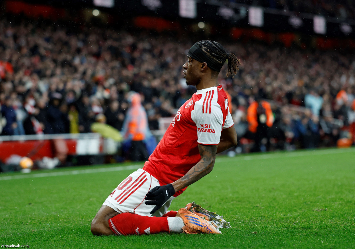 أرسنال يعبر