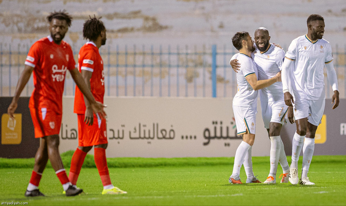 المطاردة مستمرة