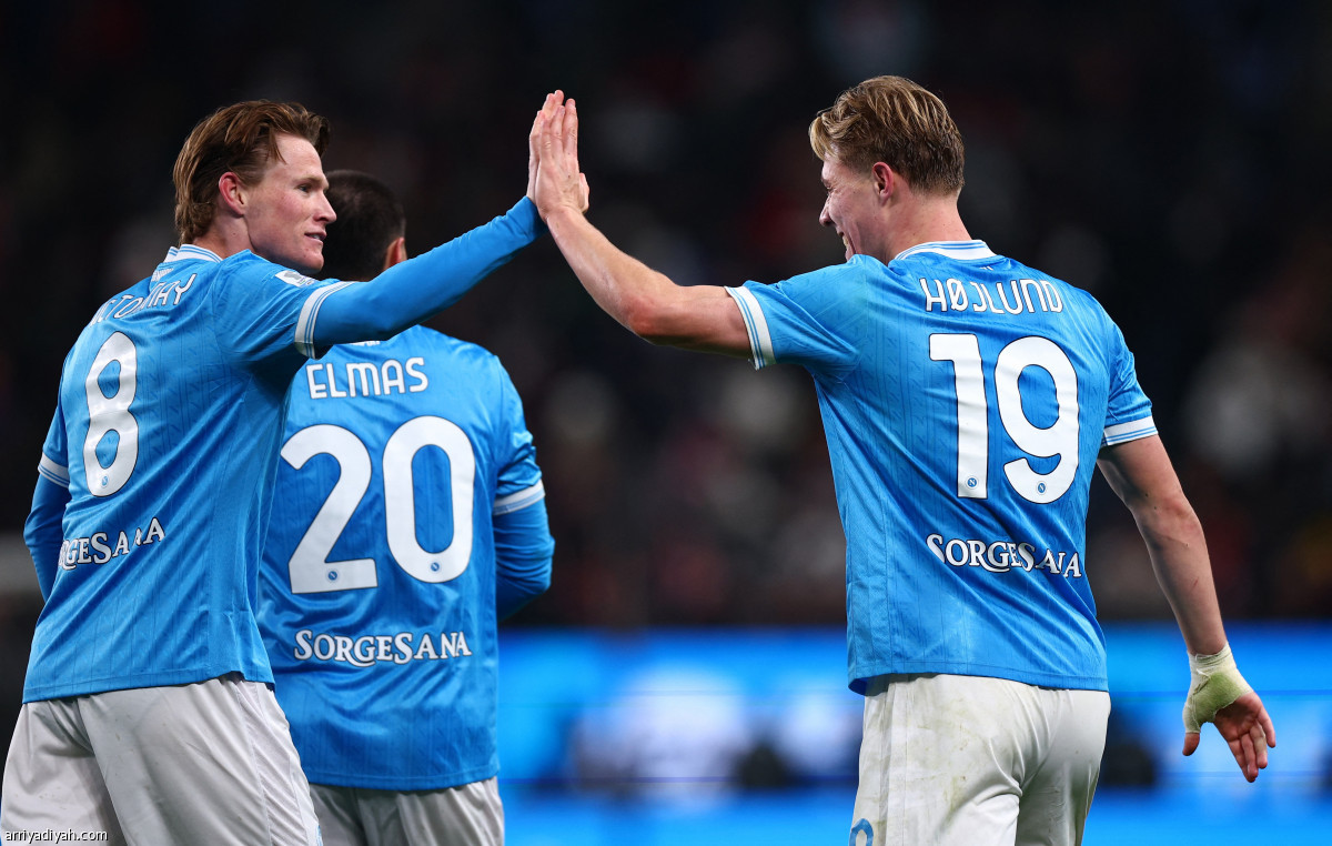 نابولي إلى النهائي