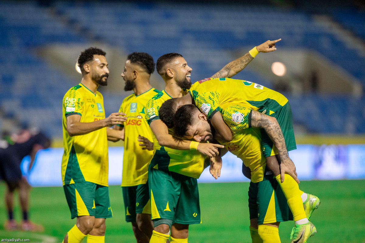 الخليج.. انطلاقة مثالية