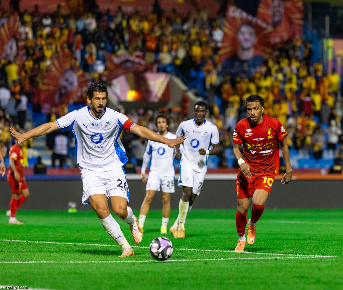 القادسية يخطف