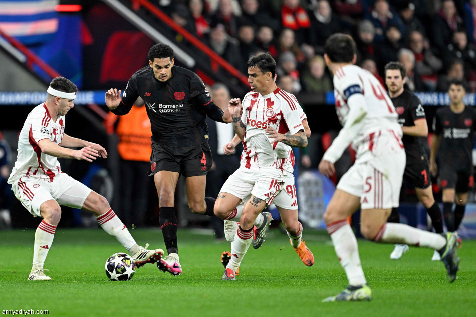 على حساب أولمبياكوس.. ليفركوزن يقطع تذكرة الـ 16