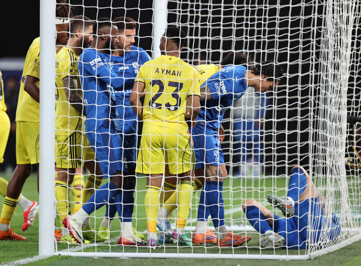 احتكاك.. طرد.. وورطة