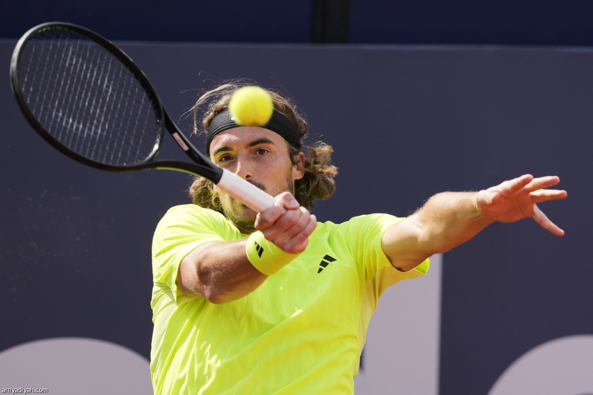 المصنف الثالث يعبر