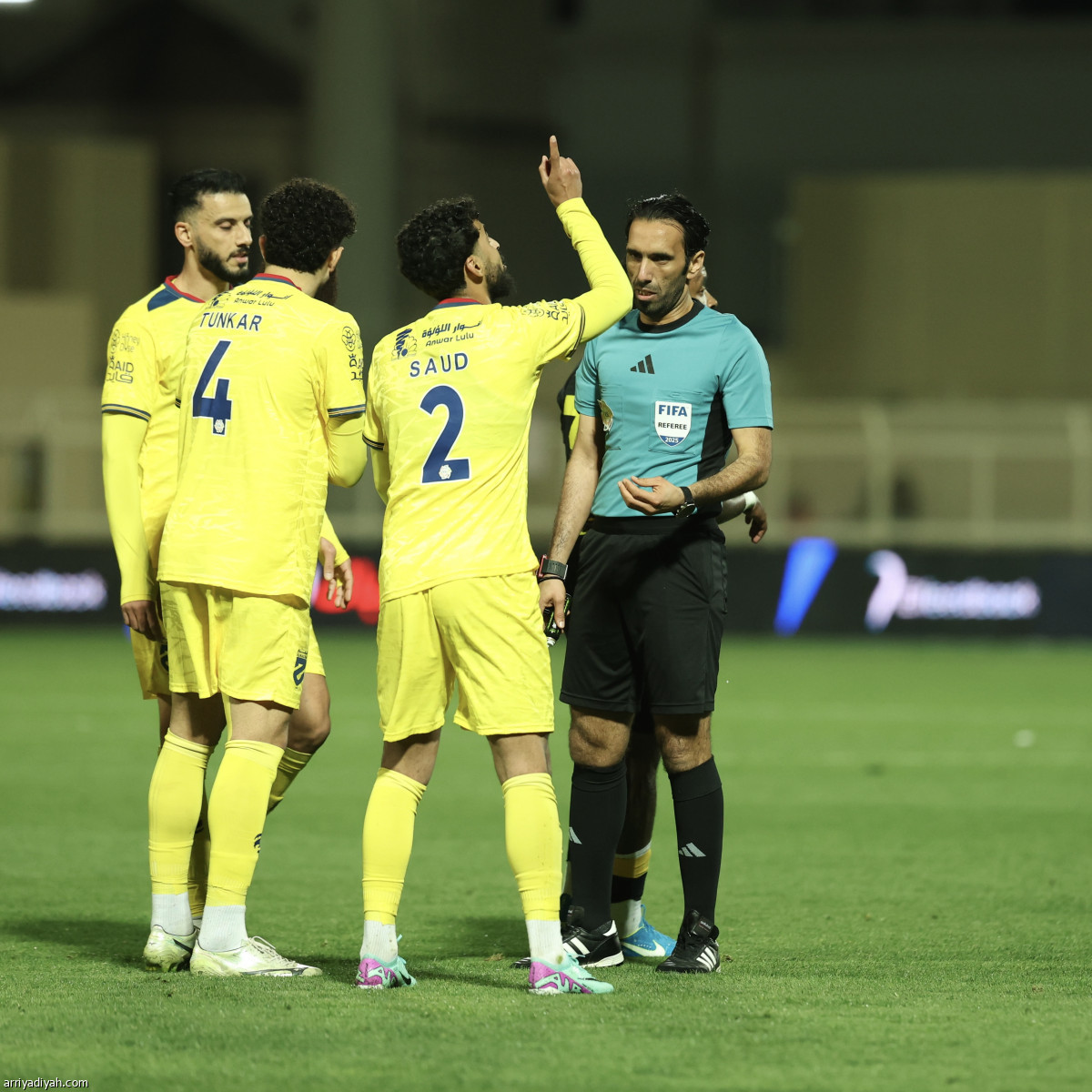 «النمور» تتعثر