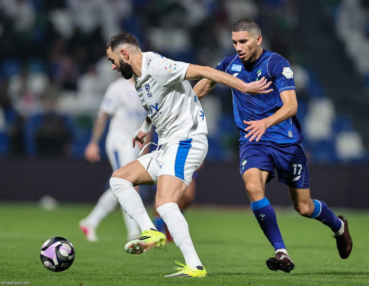 الأزرق ينتصر