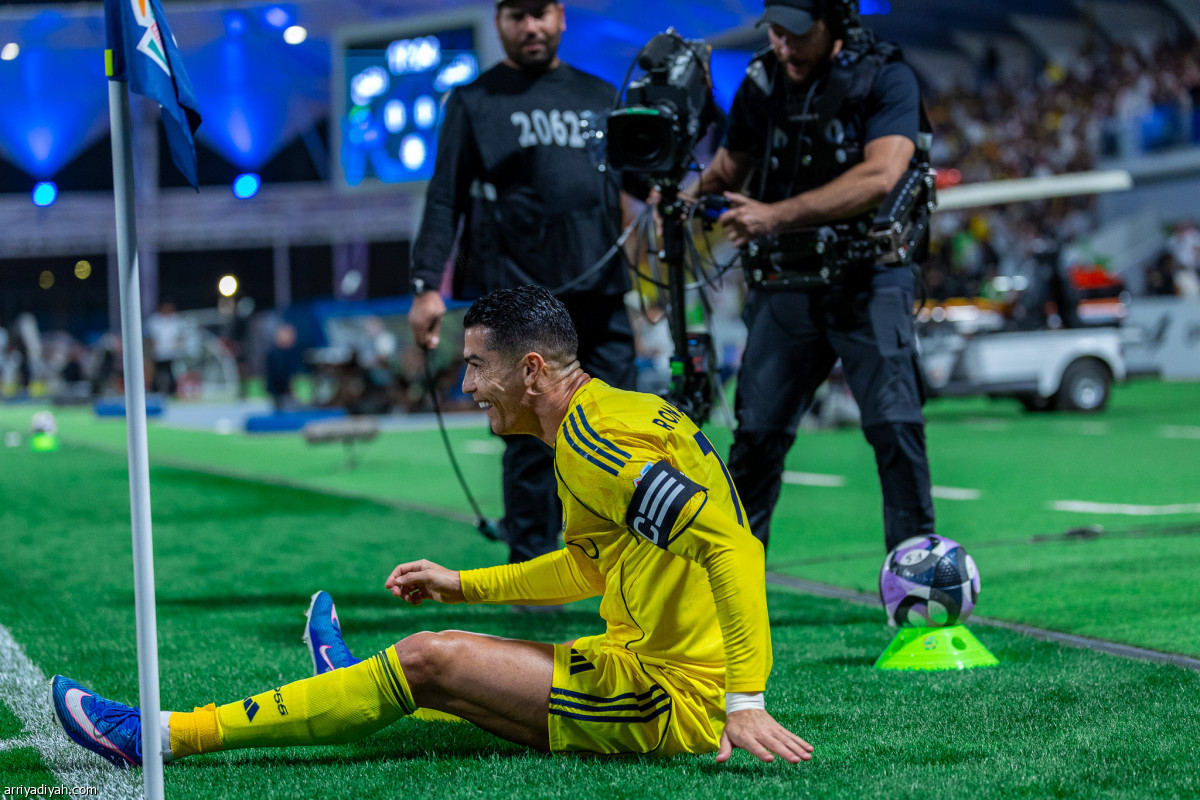 الاحتفال يعود