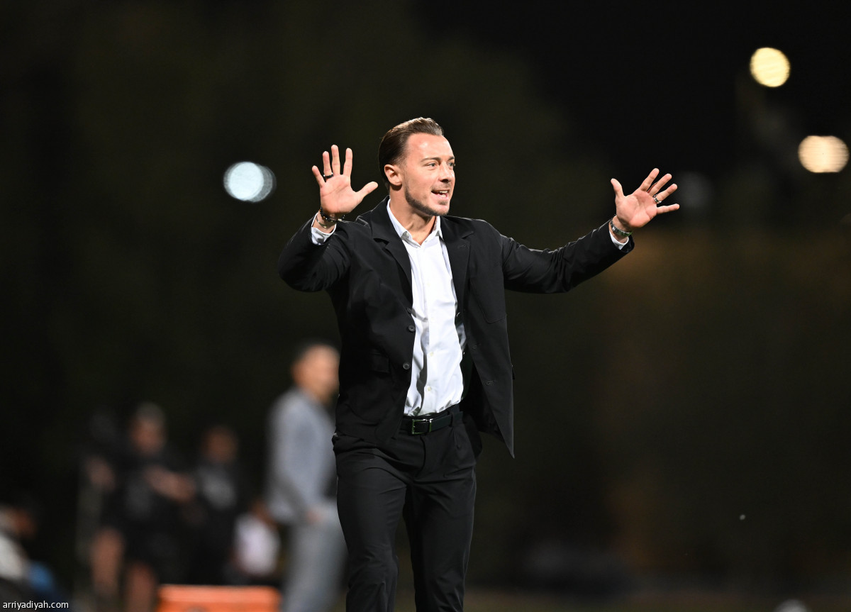 الأهلي يتعثر