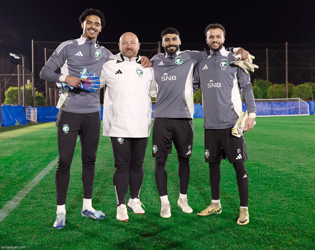 إطلالة الصقور