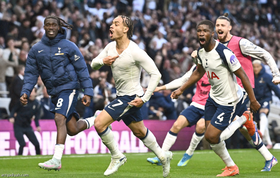 برايتون يبقي توتنام في دائرة الخطر