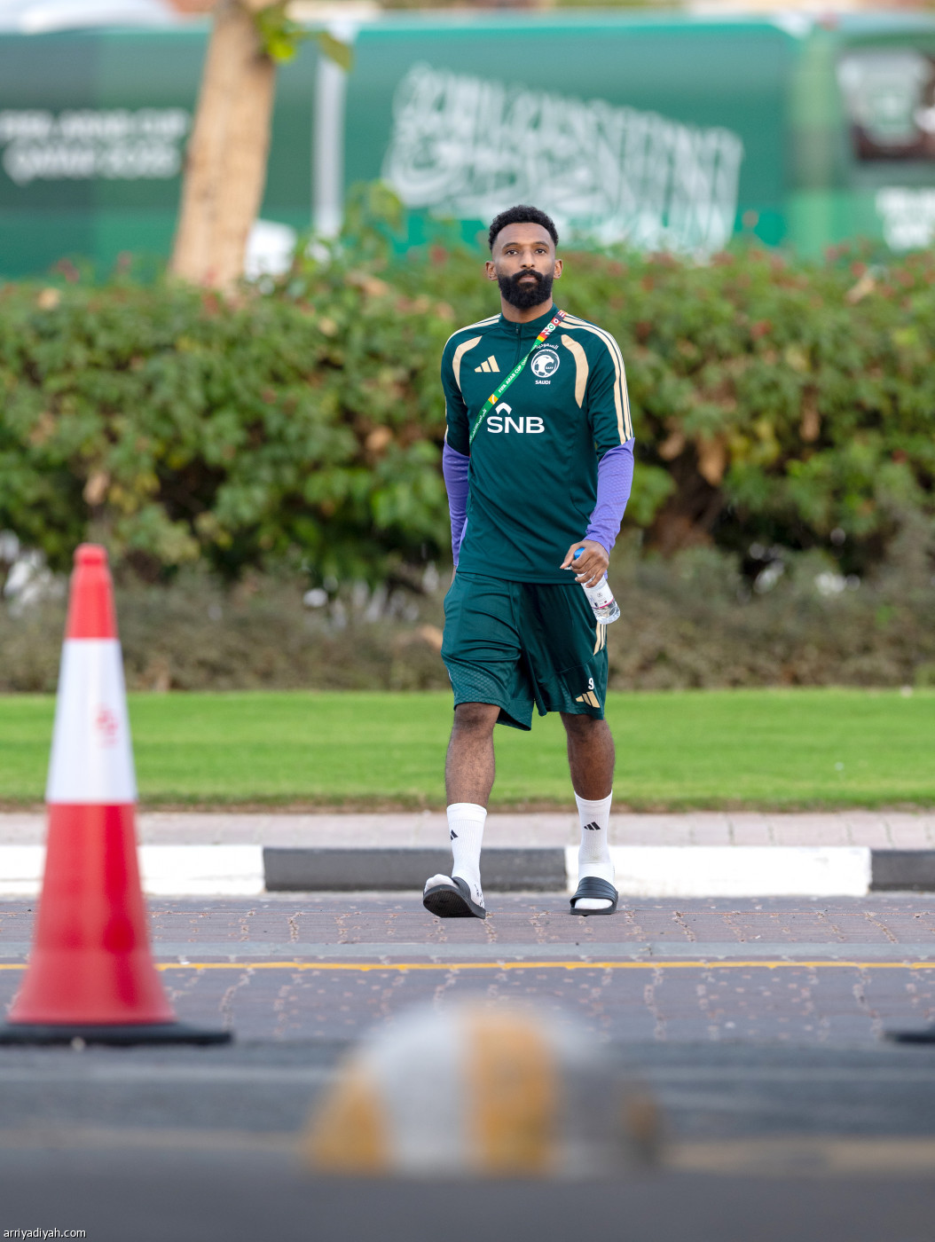 الأخضر يتأهب